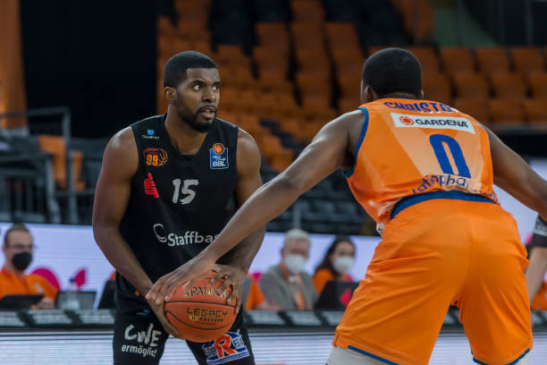 内线球员在 内线球员在